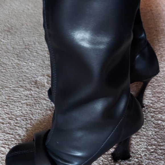 VEGAN LEATHER KNEE HIGH BOOTS WITH TOE STRAP - Picture 4 of 8